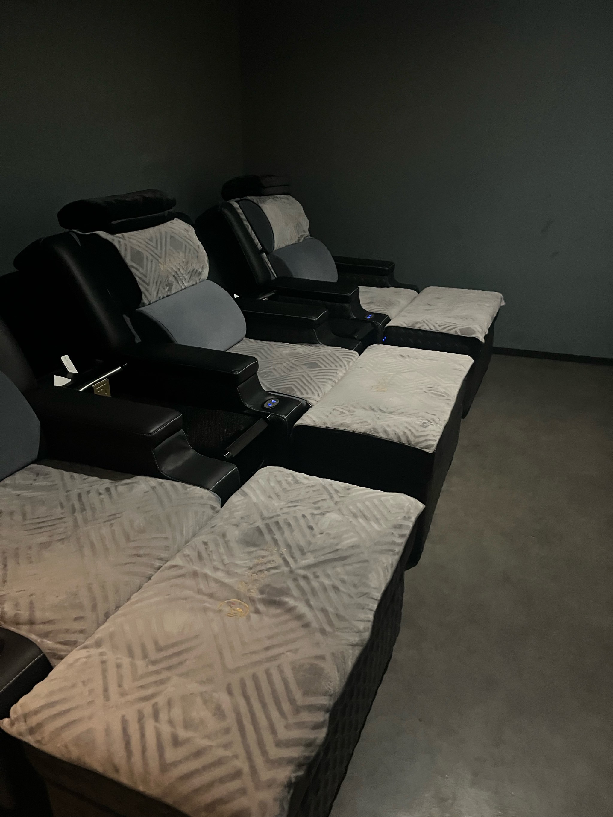 关于深圳桑拿蒲友020的信息