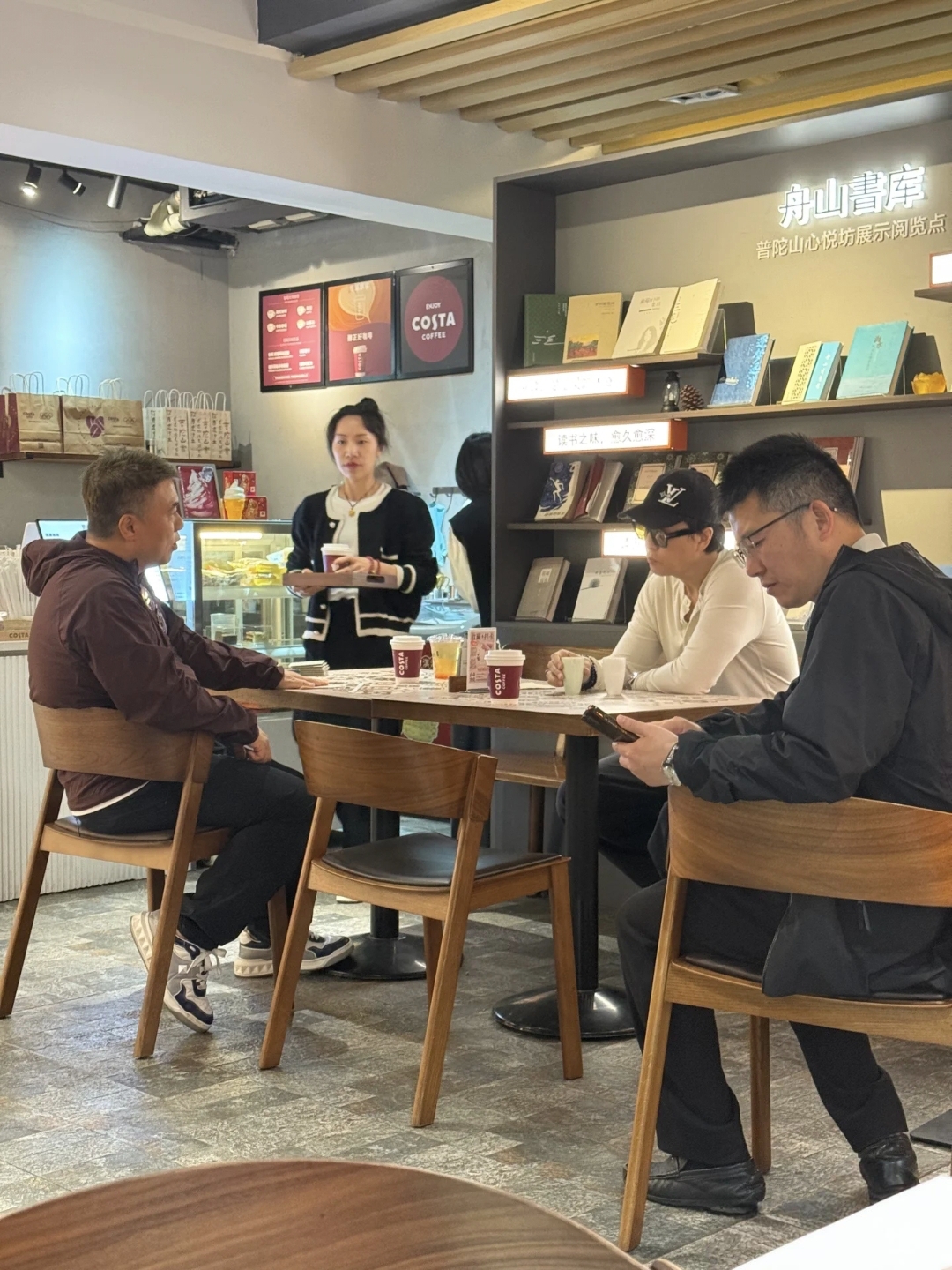 关于喝茶工作室_广州老司机qm的信息